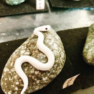 ミニチュア蛇石