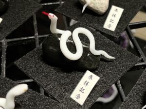 ミニチュア蛇石