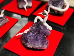 白蛇誕生石