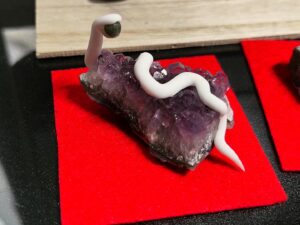 白蛇誕生石