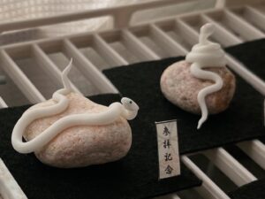 ミニチュア蛇石
