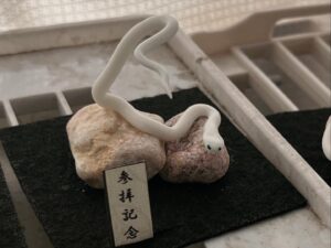 ミニチュア蛇石