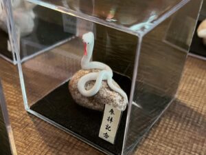 ミニチュア蛇石