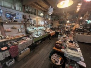 納品
