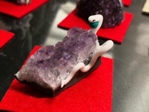 白蛇誕生石