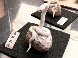 ミニチュア蛇石