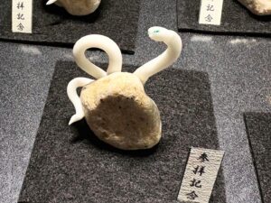 ミニチュア蛇石