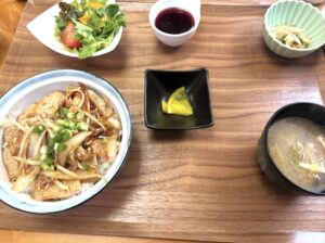 昼食