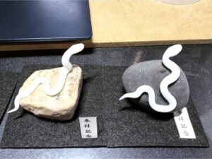 ミニチュア蛇石