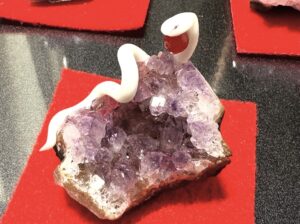 ７
