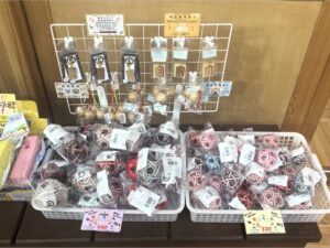 納品