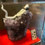 白蛇誕生石